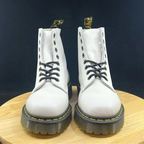 Doc Martens 27376 LACED Virginia soft leather 8 eye boots white premium Sz 8 Men - Picture 6 of 9